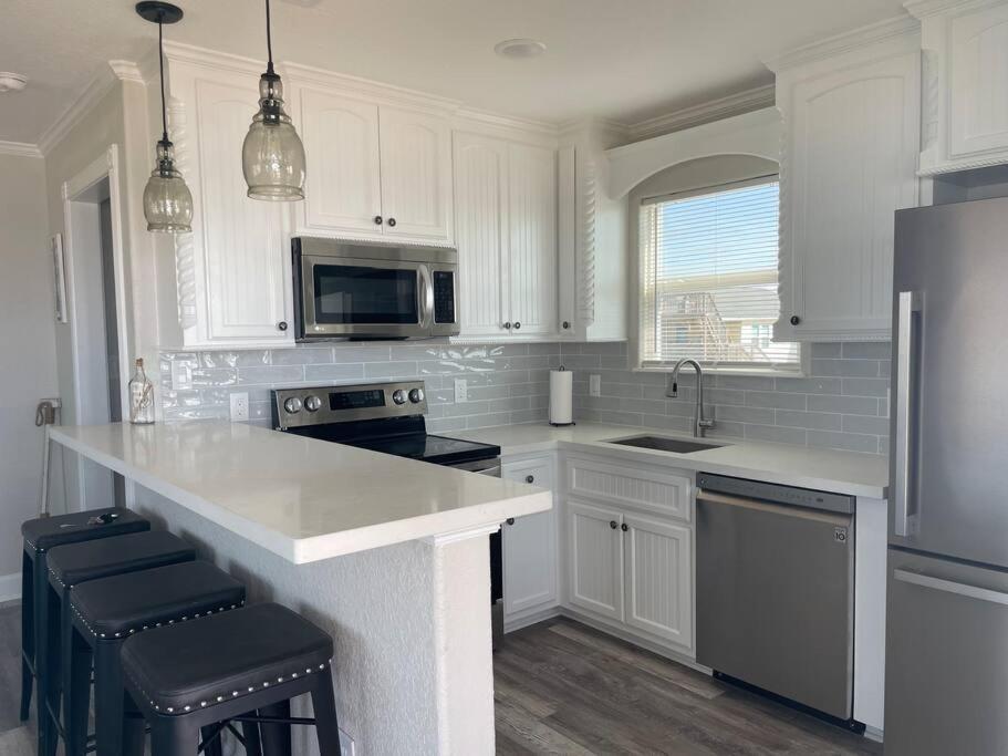 Surfside Beachfront Luxe Екстер'єр фото